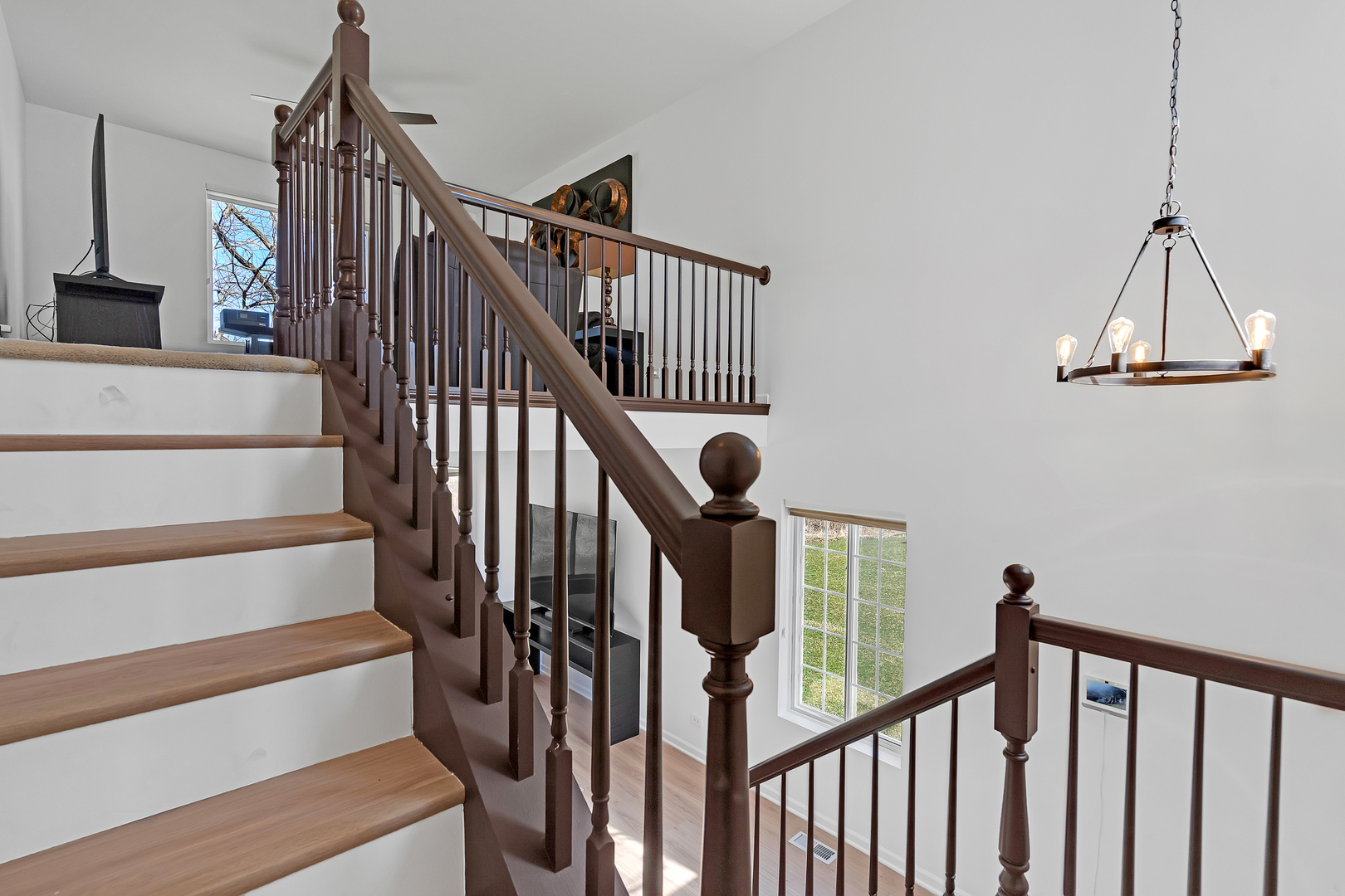 377 Locksley Drive, Streamwood, IL 60107