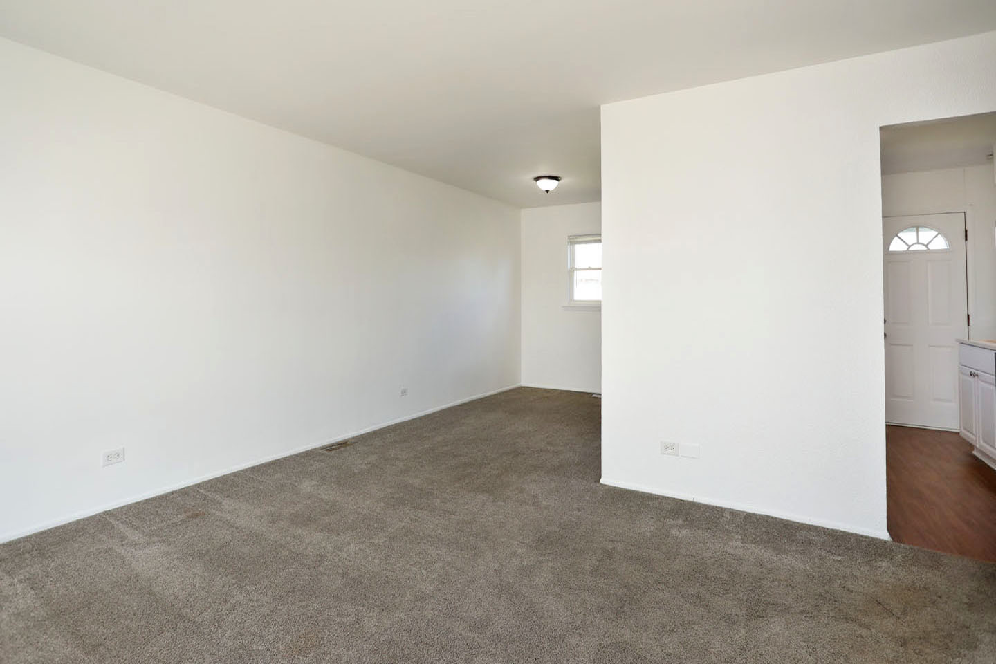 600 Flagstaff Lane, Hoffman Estates, IL 60169