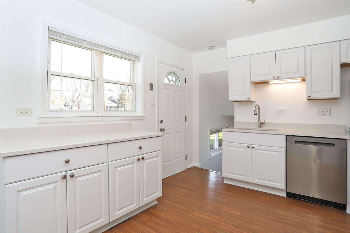 600 Flagstaff Lane, Hoffman Estates, IL 60169