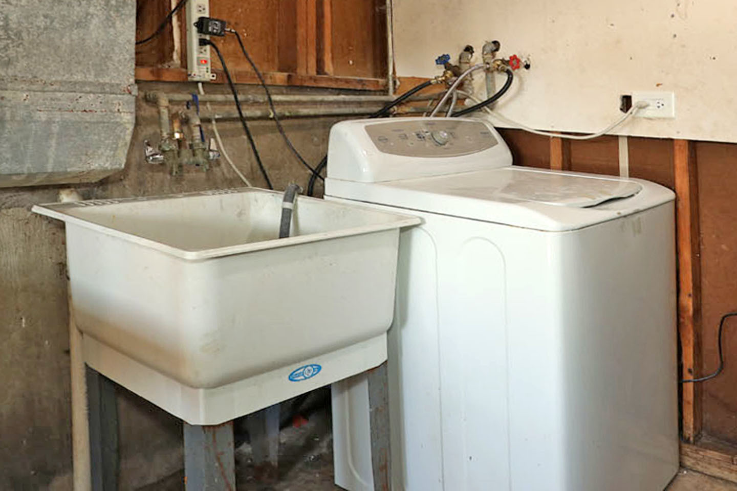 600 Flagstaff Lane, Hoffman Estates, IL 60169