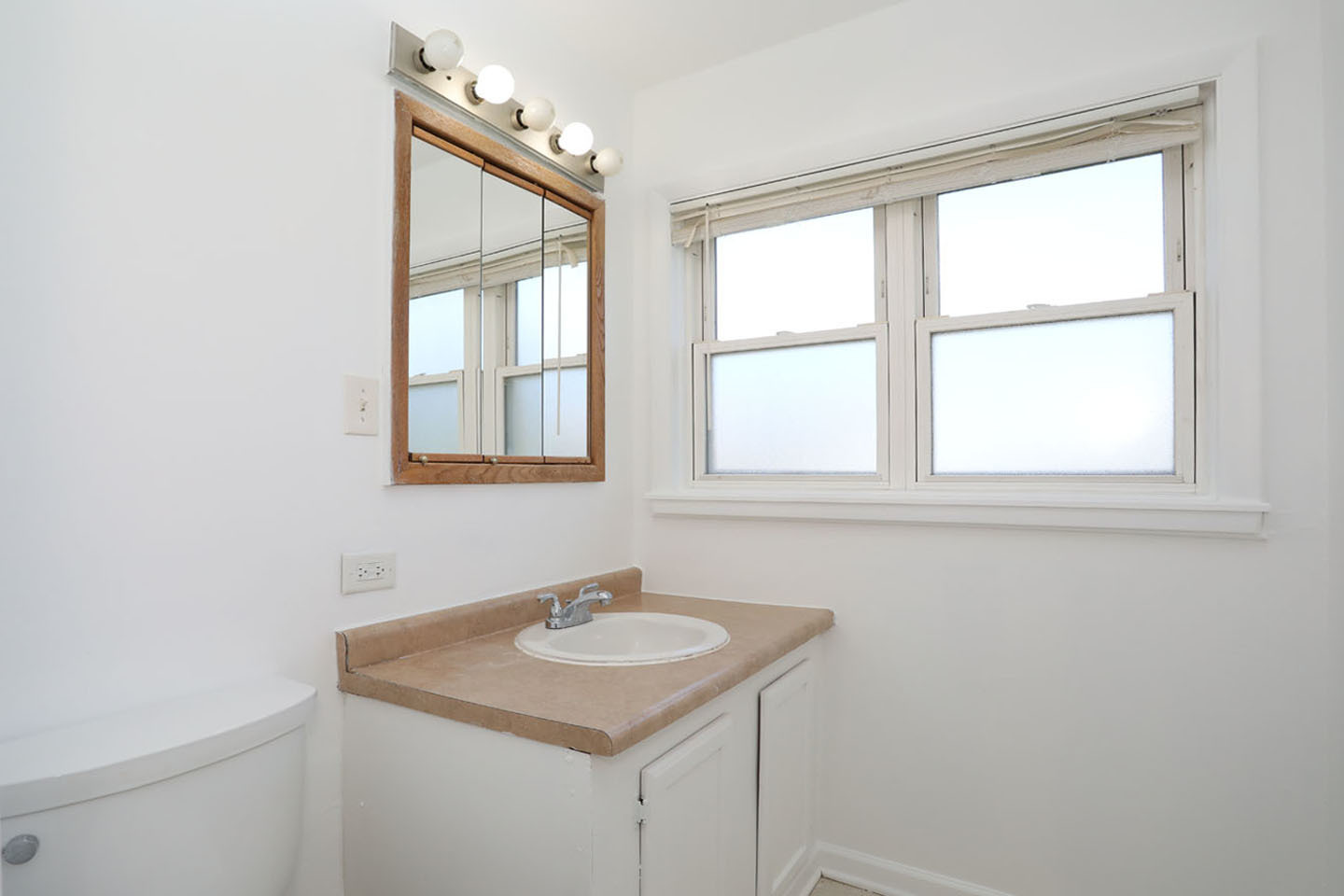 600 Flagstaff Lane, Hoffman Estates, IL 60169