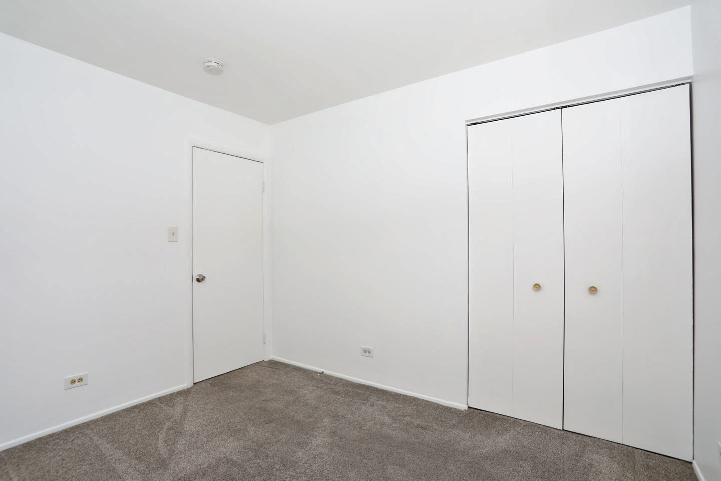 600 Flagstaff Lane, Hoffman Estates, IL 60169