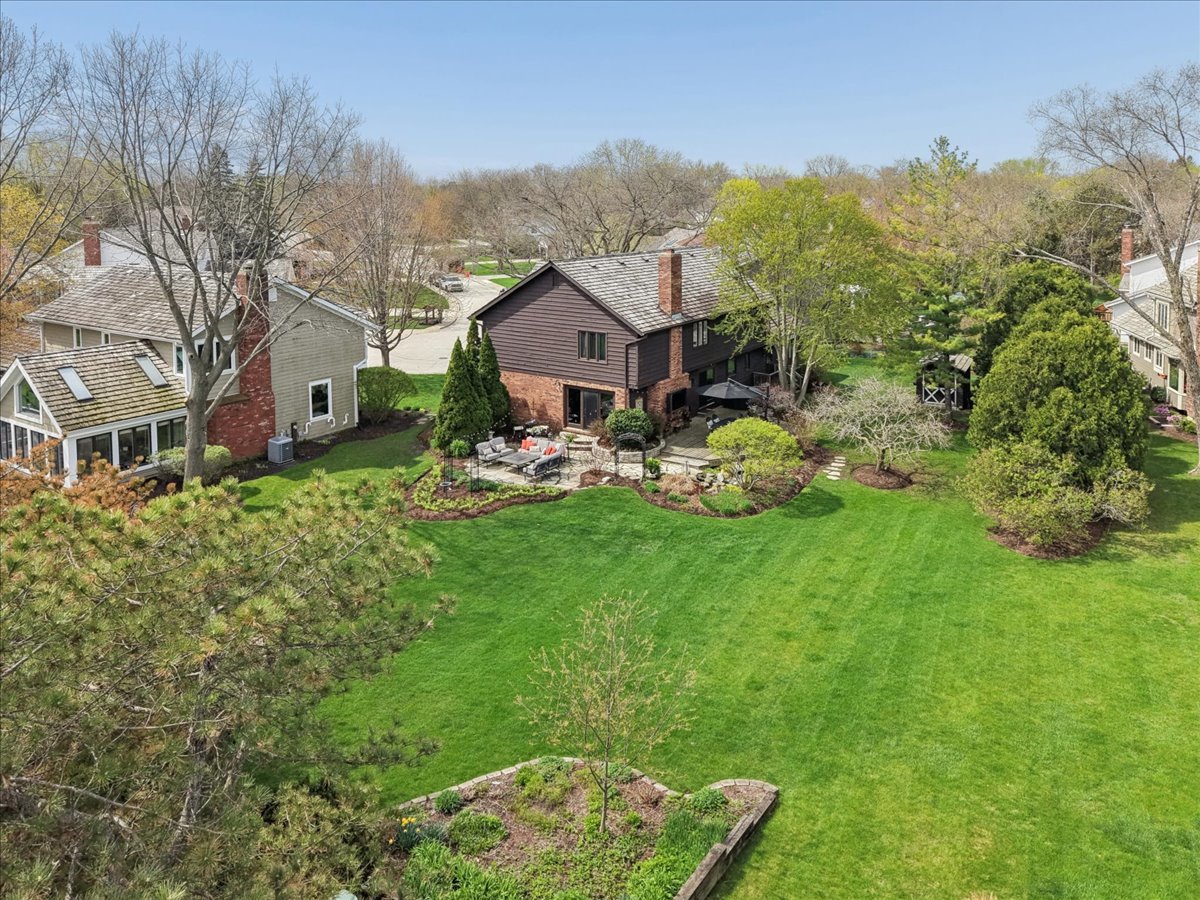 842 Furlong Drive, Libertyville, IL 60048