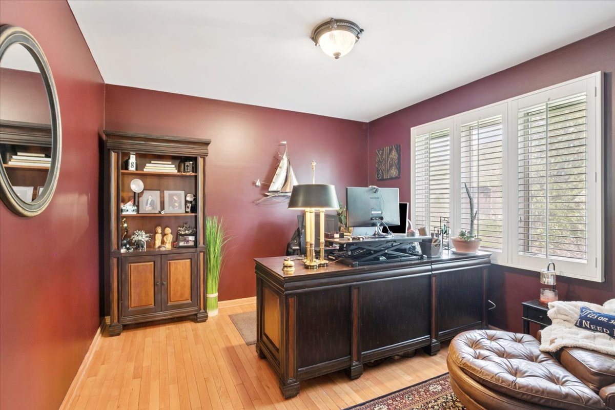 842 Furlong Drive, Libertyville, IL 60048