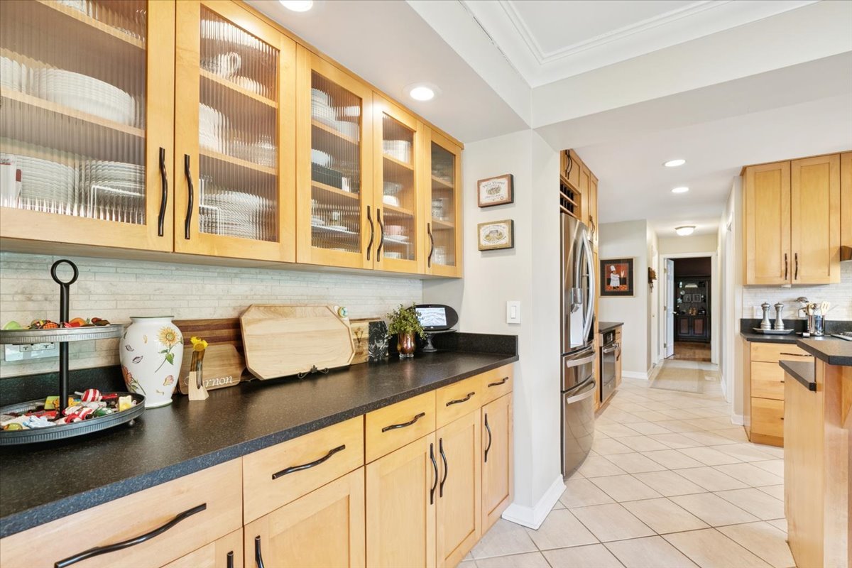 842 Furlong Drive, Libertyville, IL 60048