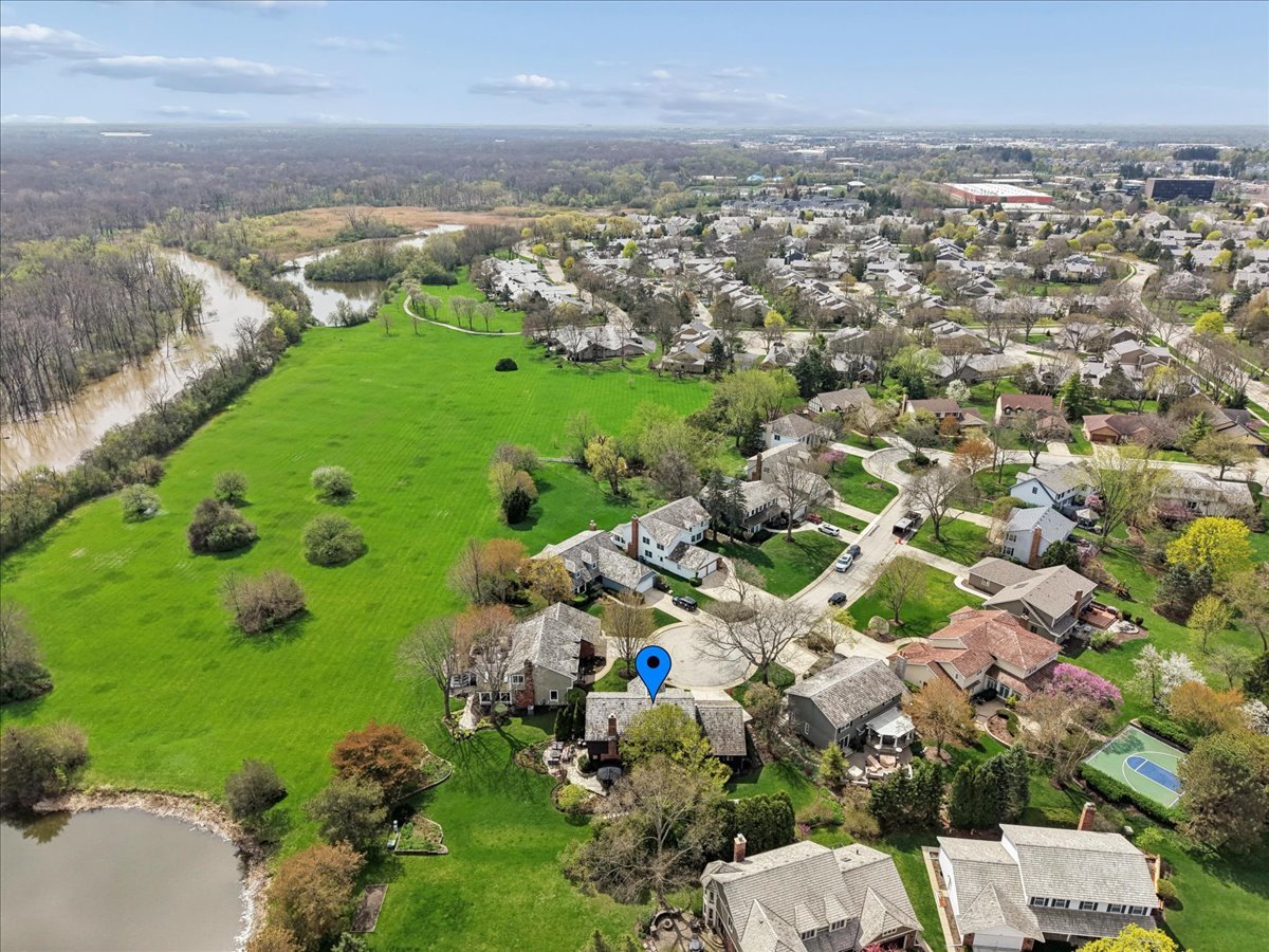 842 Furlong Drive, Libertyville, IL 60048