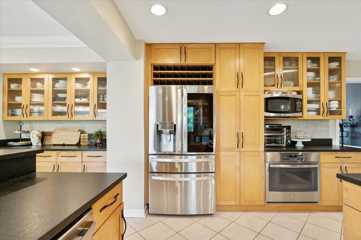 842 Furlong Drive, Libertyville, IL 60048