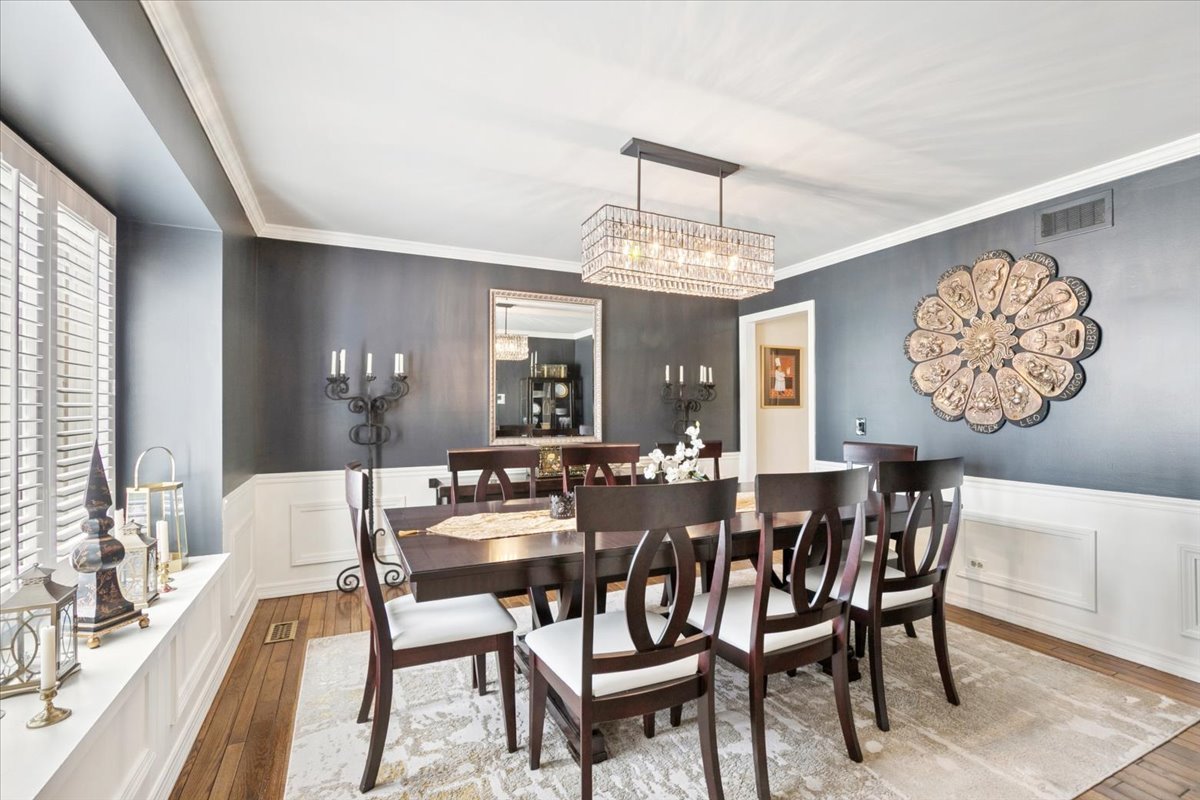 842 Furlong Drive, Libertyville, IL 60048