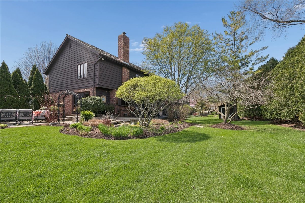 842 Furlong Drive, Libertyville, IL 60048