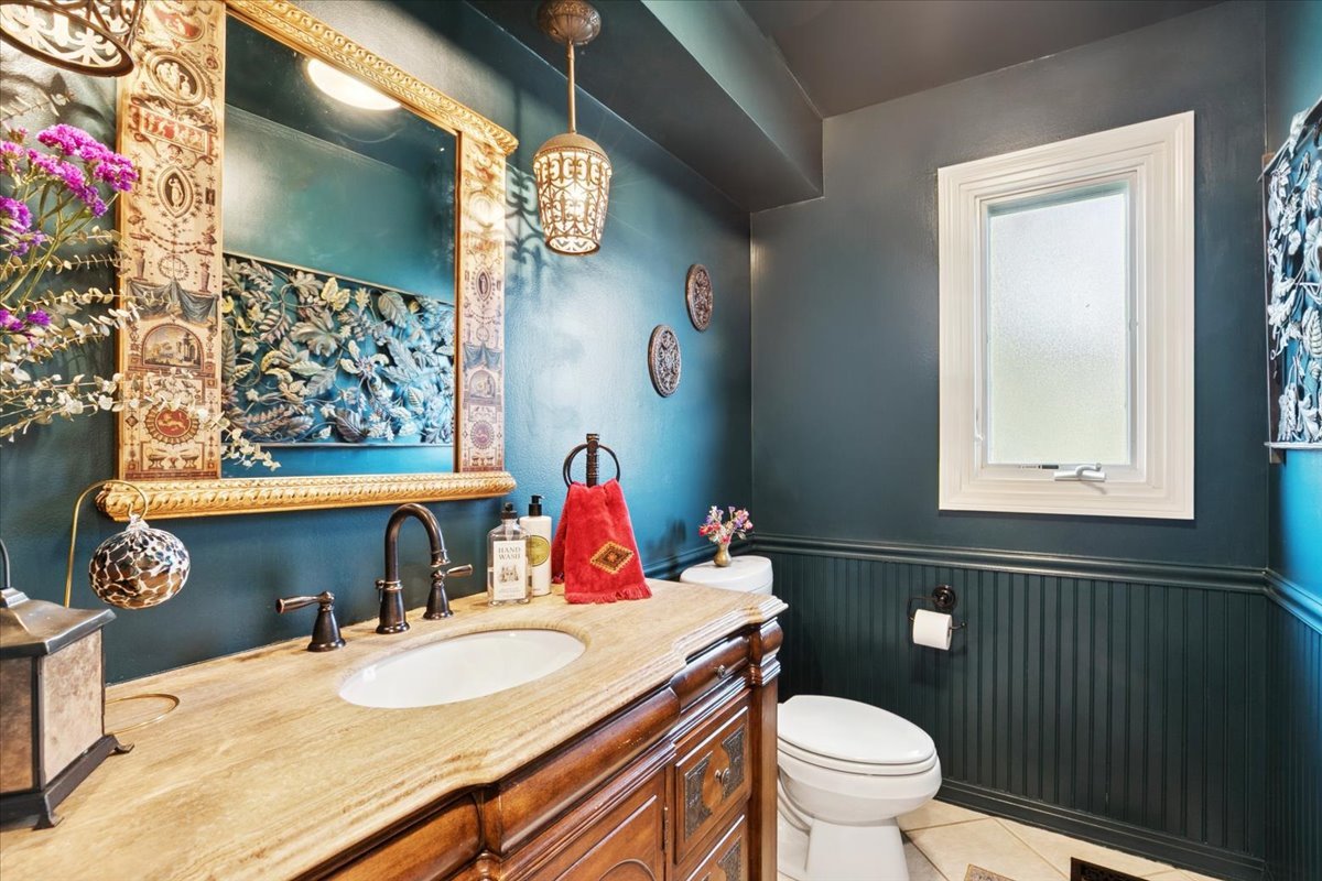 842 Furlong Drive, Libertyville, IL 60048