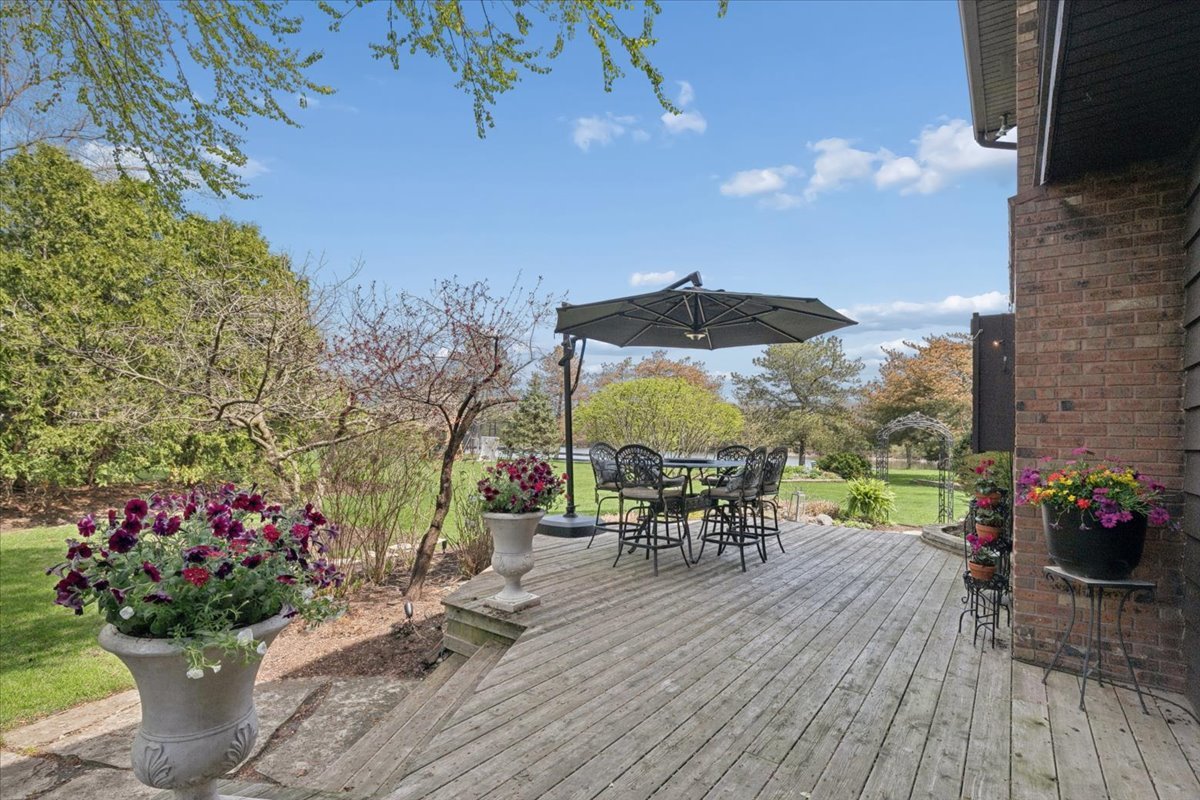 842 Furlong Drive, Libertyville, IL 60048