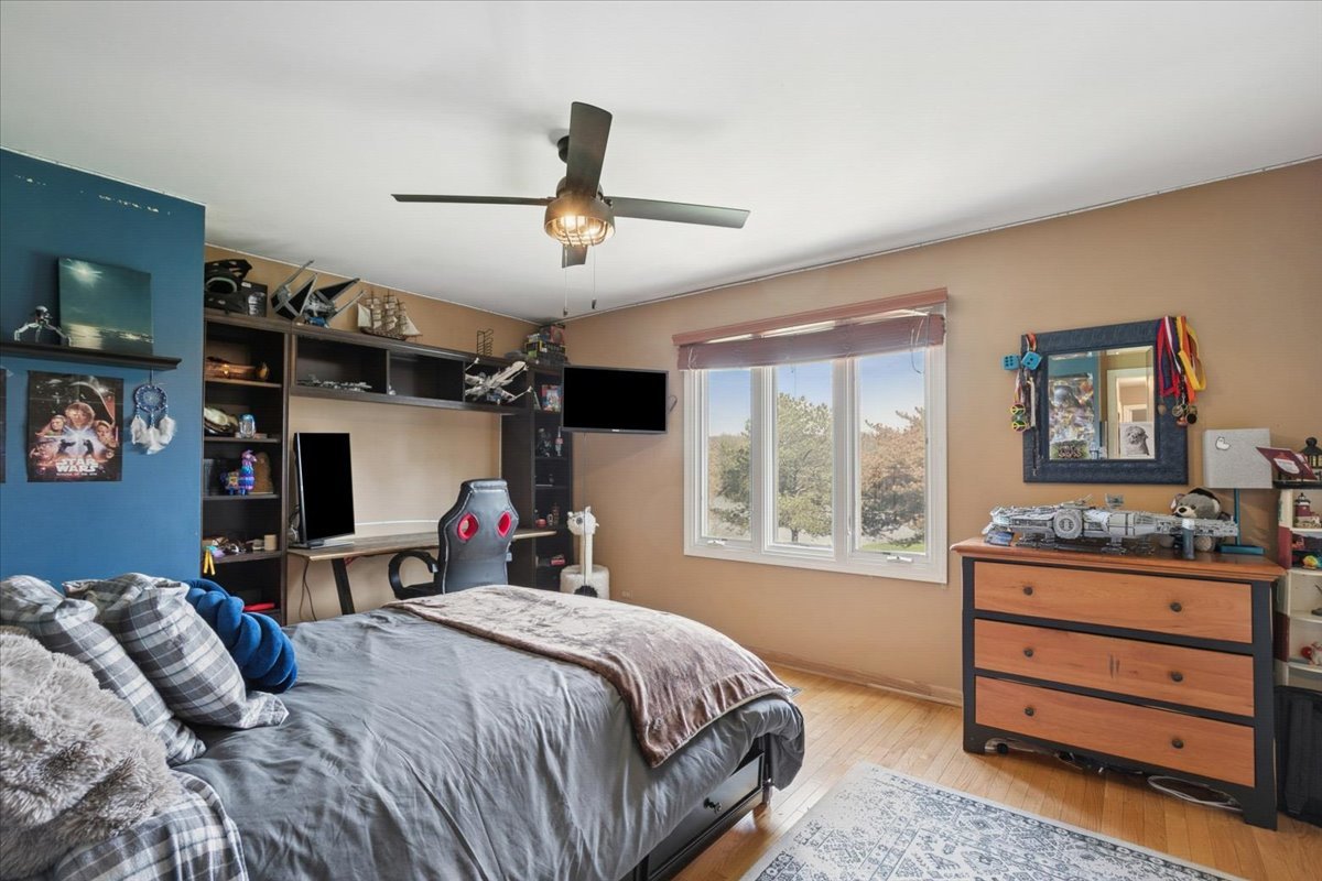 842 Furlong Drive, Libertyville, IL 60048