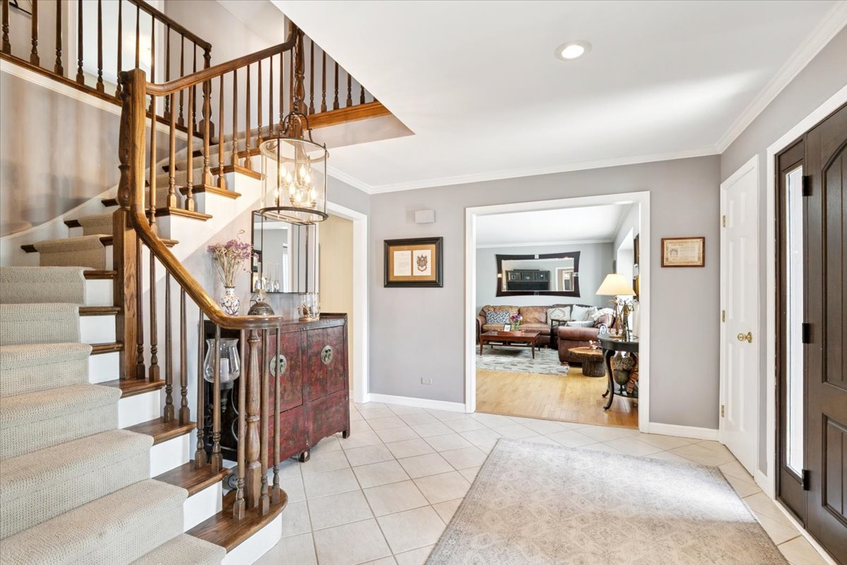 842 Furlong Drive, Libertyville, IL 60048