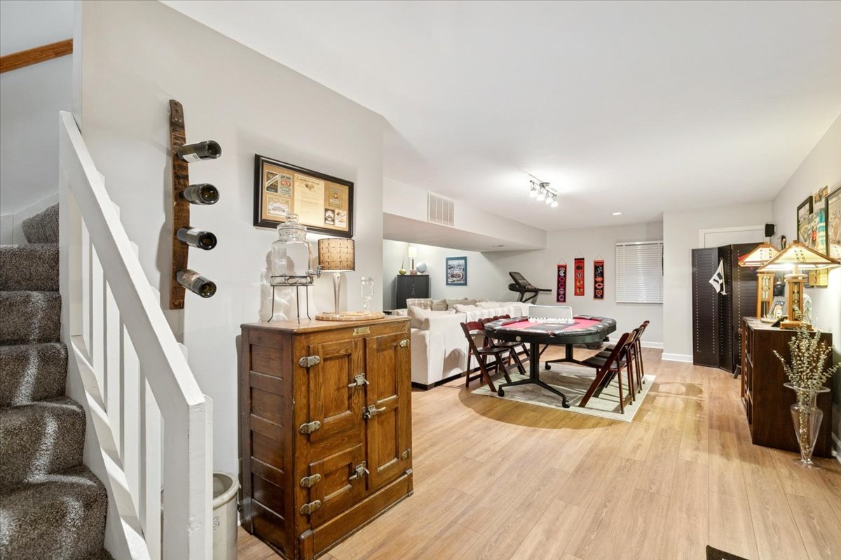 842 Furlong Drive, Libertyville, IL 60048