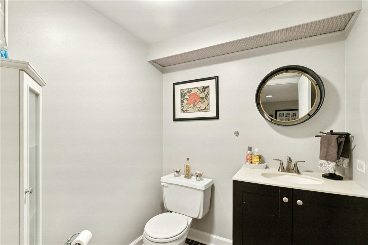 842 Furlong Drive, Libertyville, IL 60048