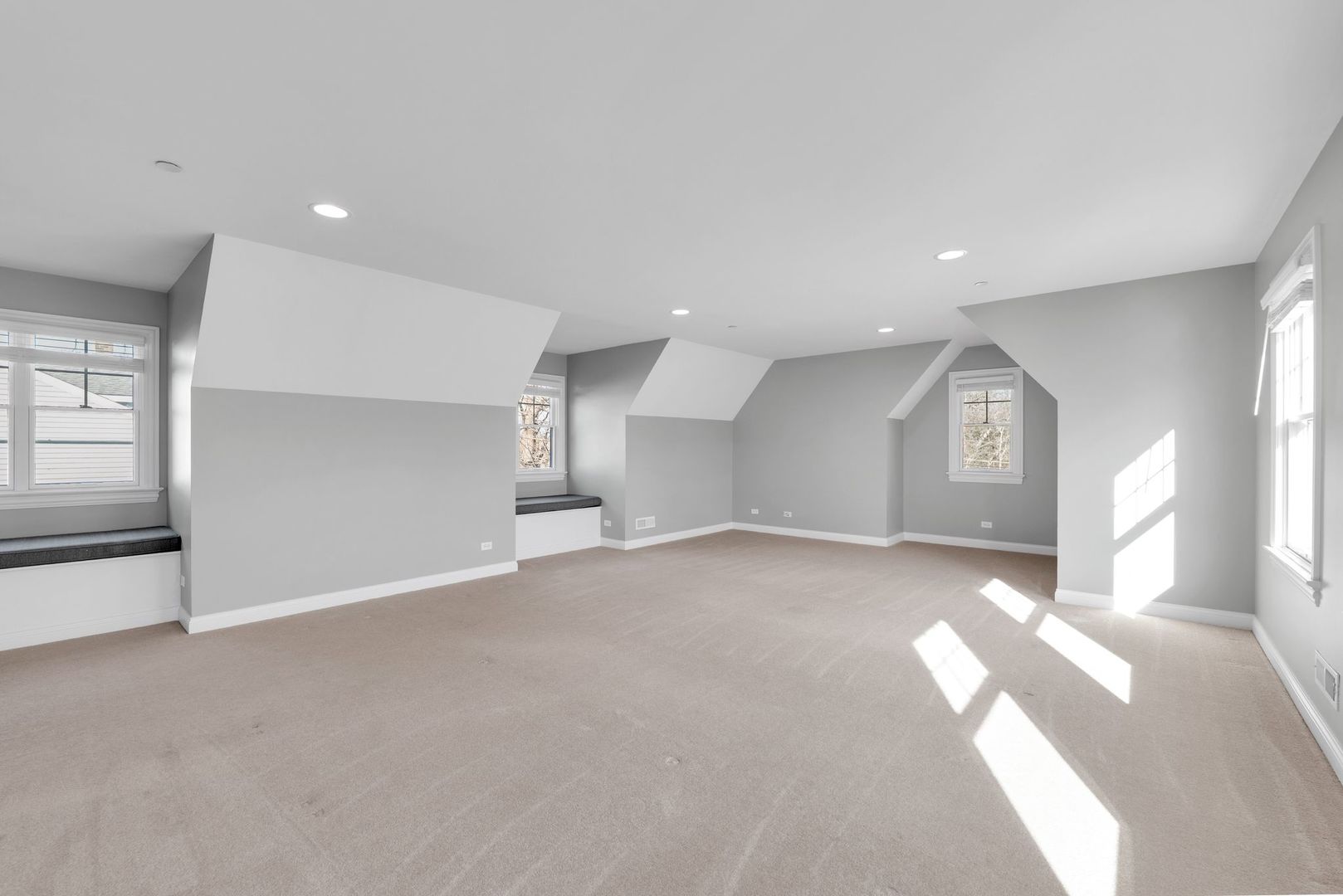 141 Walnut Street, Libertyville, IL 60048