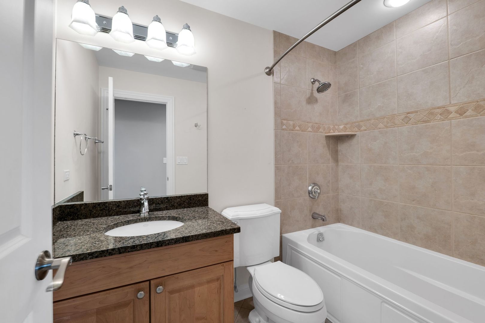 141 Walnut Street, Libertyville, IL 60048