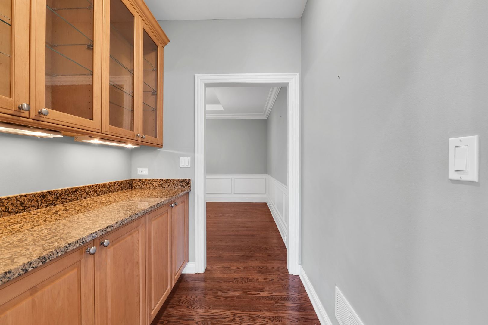 141 Walnut Street, Libertyville, IL 60048