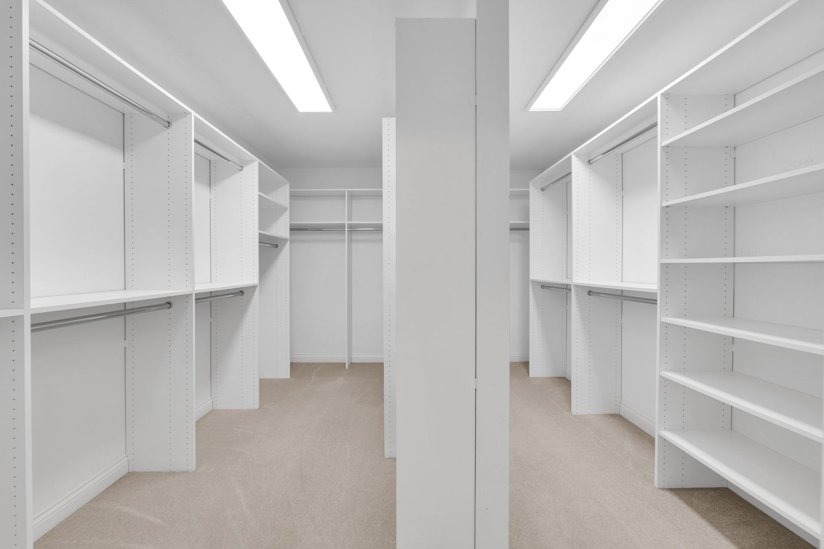 141 Walnut Street, Libertyville, IL 60048