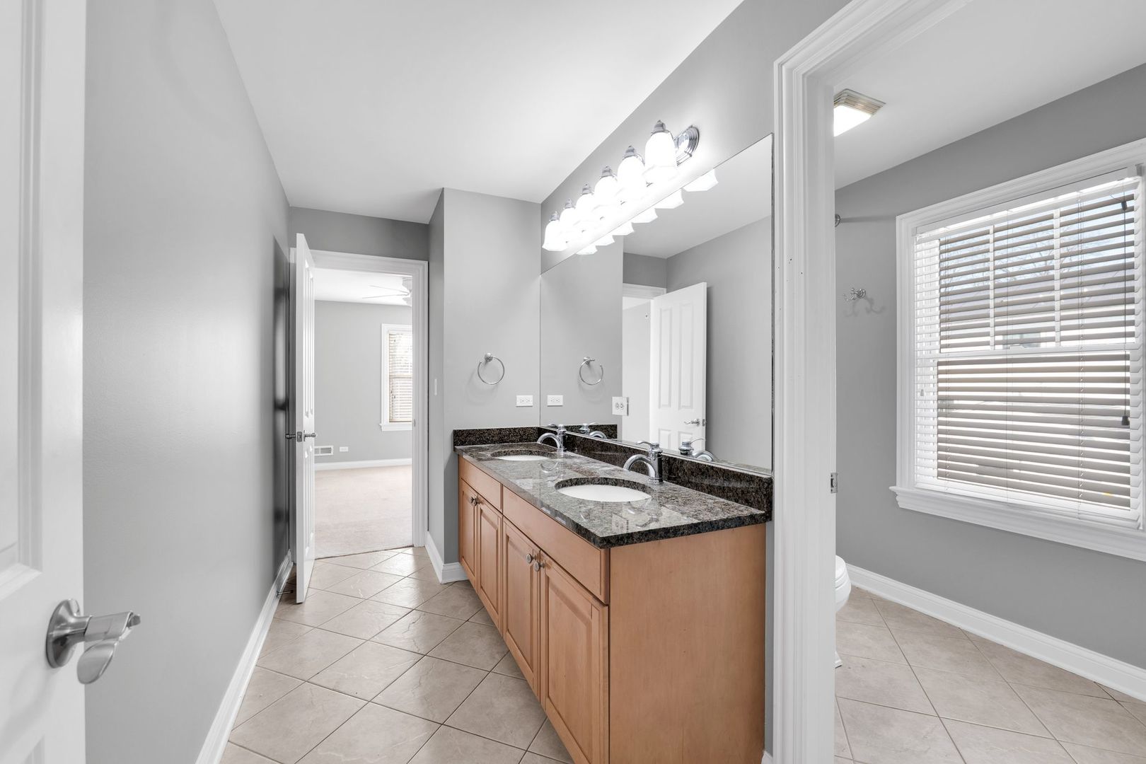 141 Walnut Street, Libertyville, IL 60048