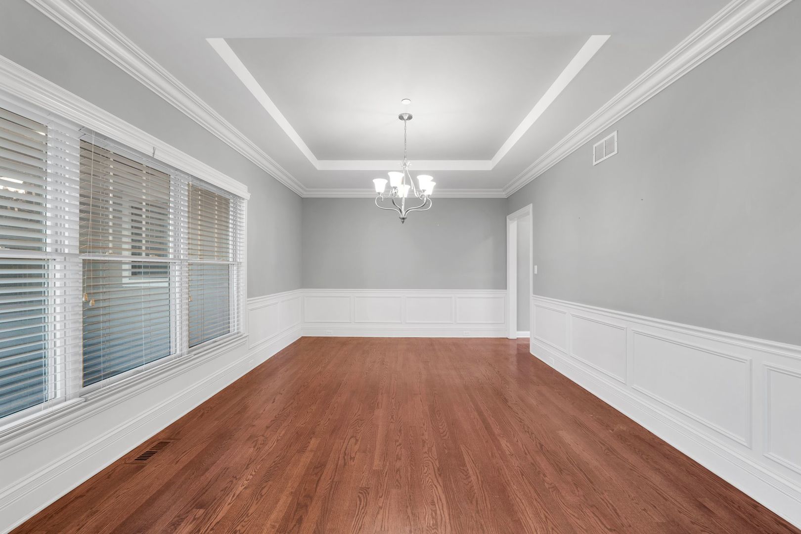 141 Walnut Street, Libertyville, IL 60048