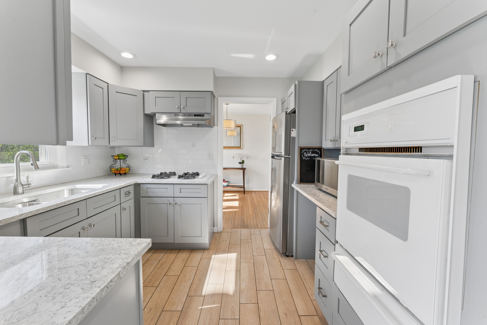 1004 N Greenfield Lane, Mount Prospect, IL 60056