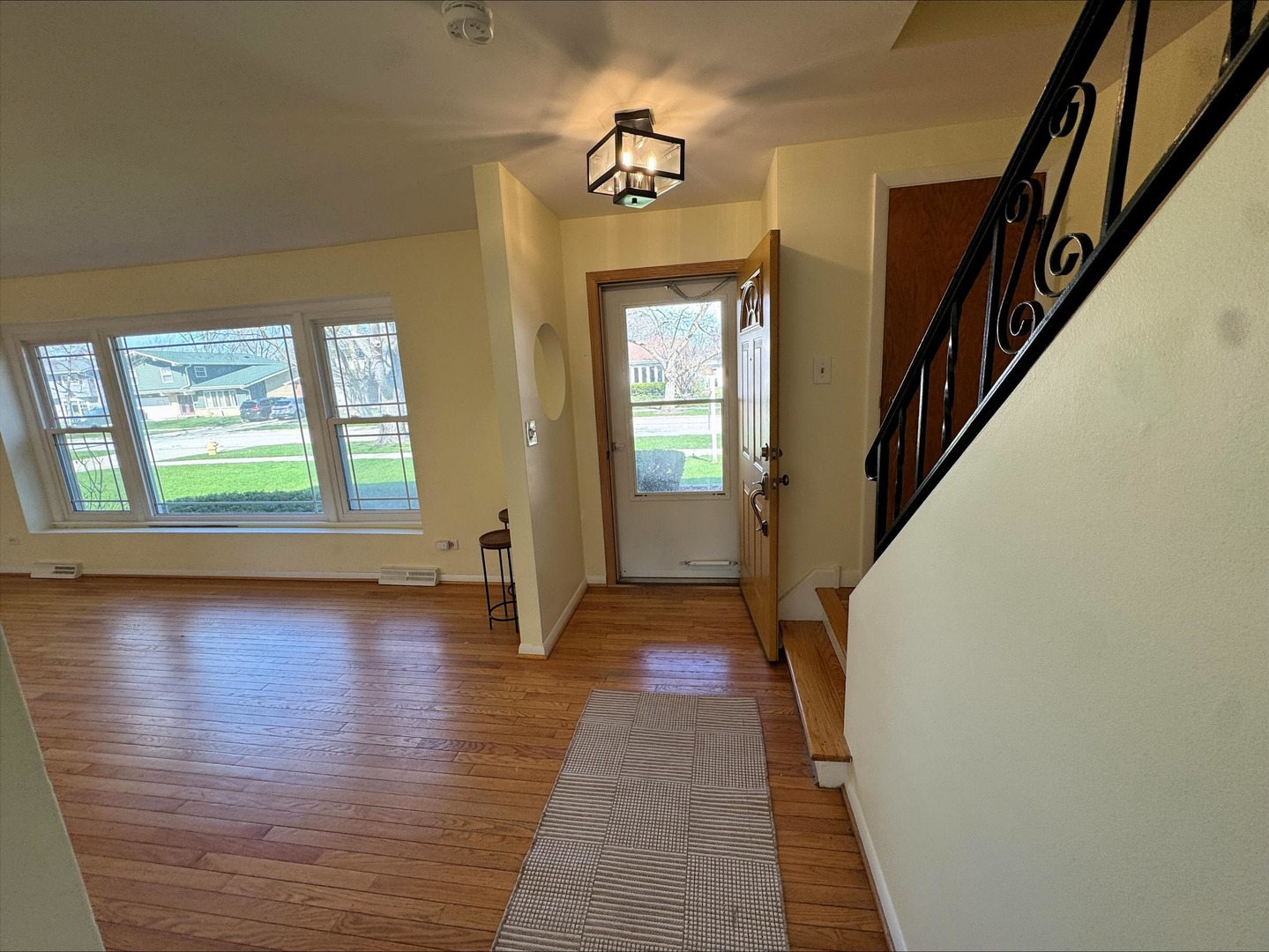 1004 N Greenfield Lane, Mount Prospect, IL 60056