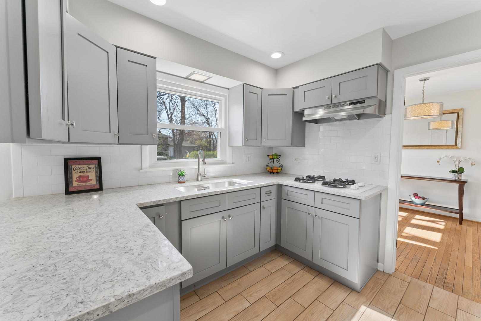 1004 N Greenfield Lane, Mount Prospect, IL 60056