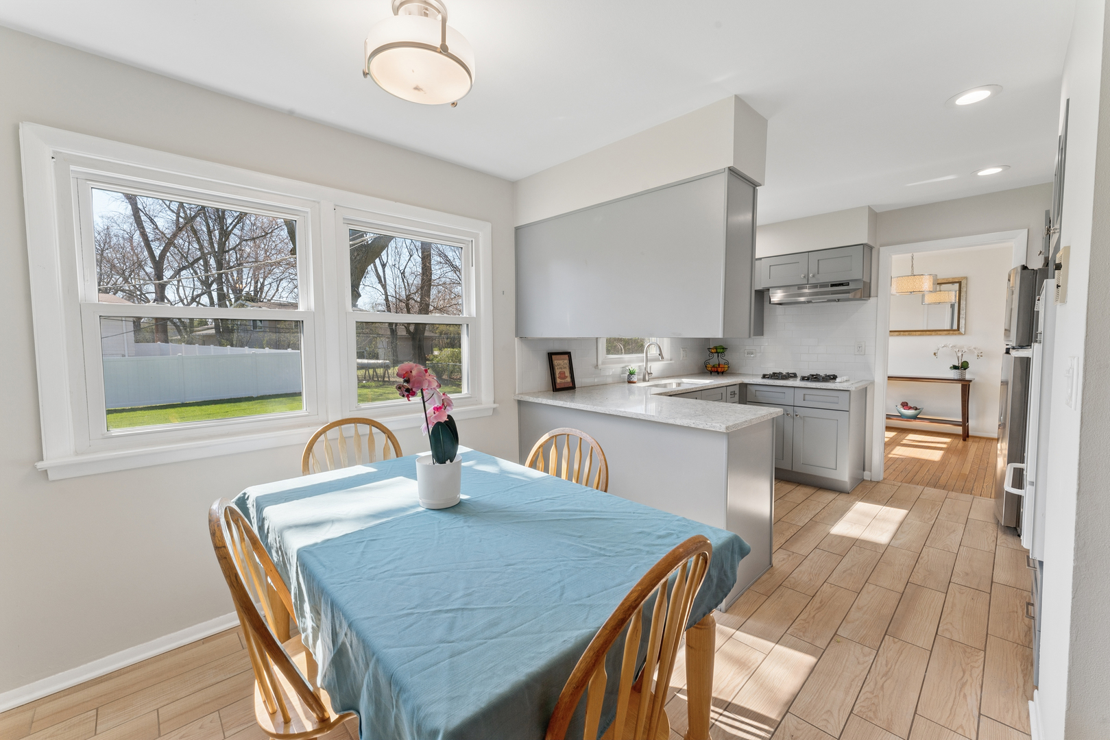 1004 N Greenfield Lane, Mount Prospect, IL 60056