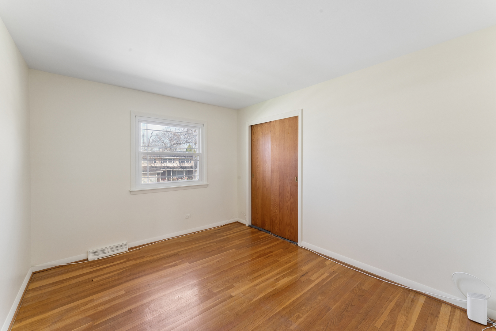 1004 N Greenfield Lane, Mount Prospect, IL 60056