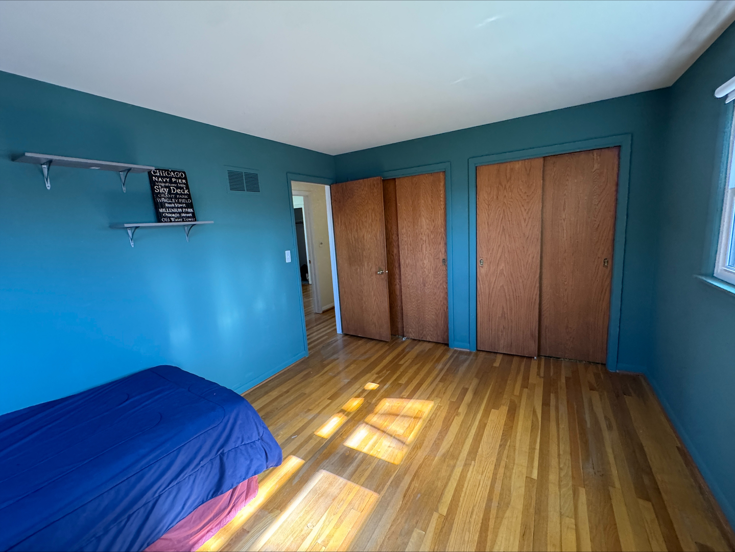 1004 N Greenfield Lane, Mount Prospect, IL 60056