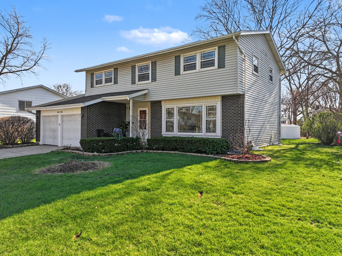 1004 N Greenfield Lane, Mount Prospect, IL 60056