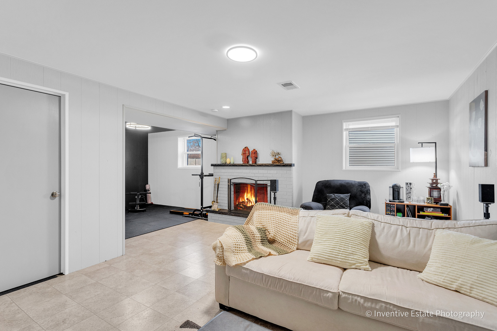 1560 Sheffield Drive, Elgin, IL 60123