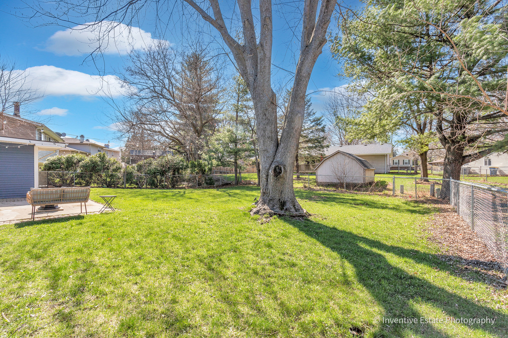 1560 Sheffield Drive, Elgin, IL 60123