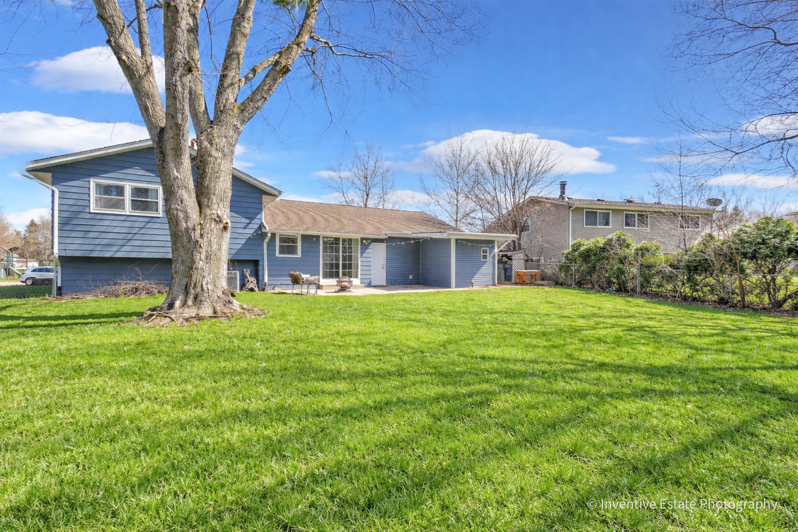 1560 Sheffield Drive, Elgin, IL 60123