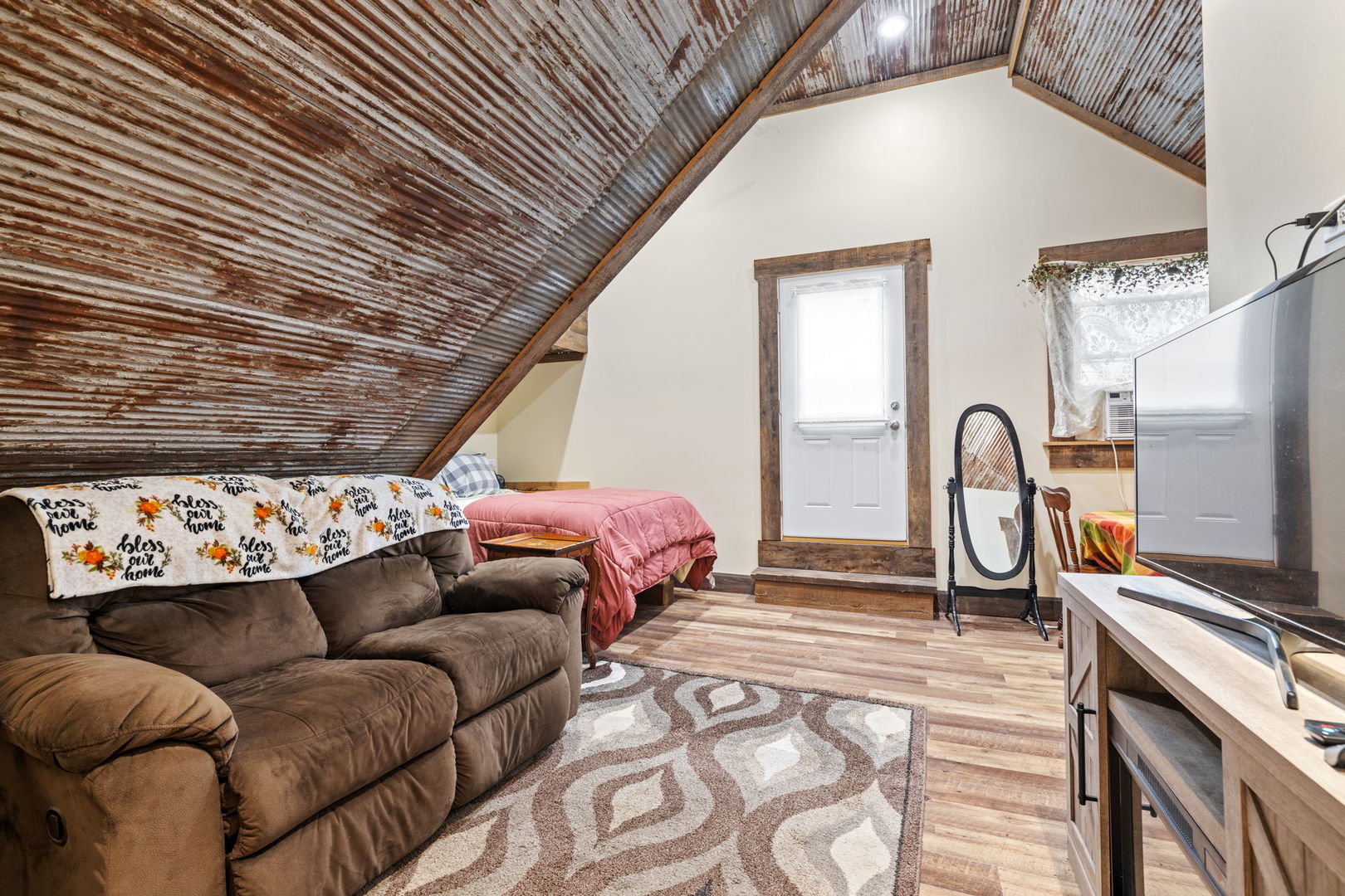 126 S Main Street, Gilman, IL 60938