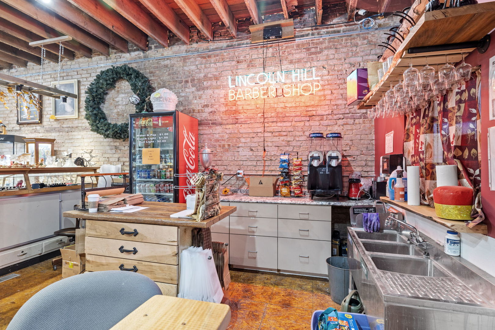 126 S Main Street, Gilman, IL 60938