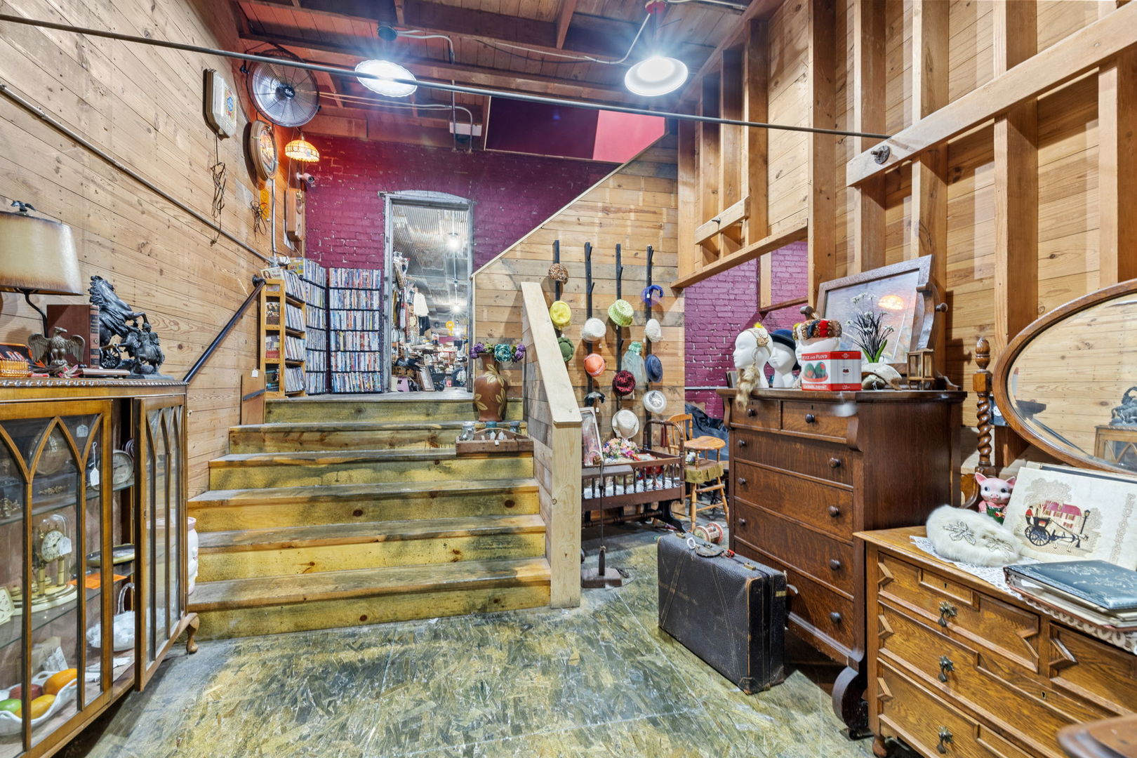 126 S Main Street, Gilman, IL 60938