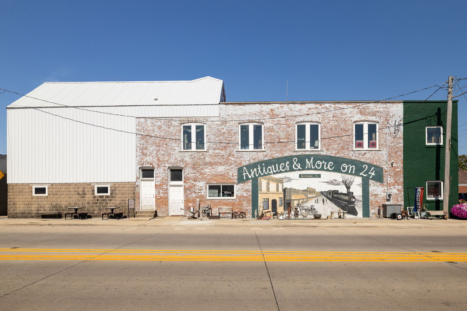 126 S Main Street, Gilman, IL 60938