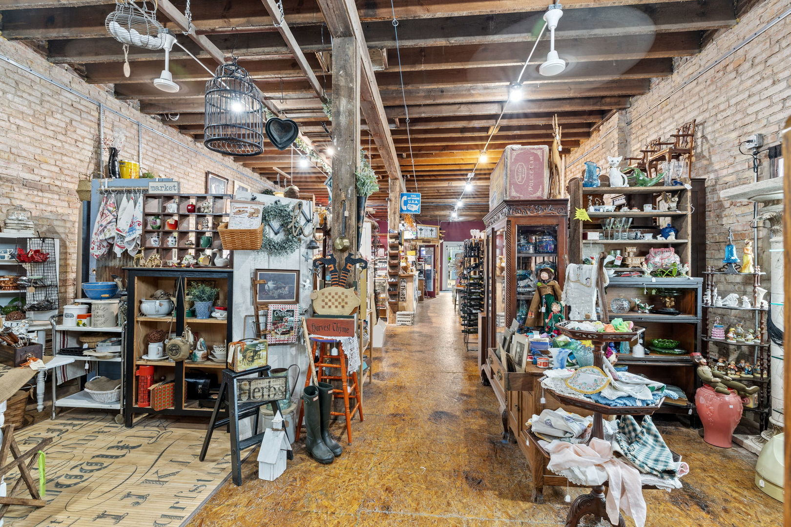 126 S Main Street, Gilman, IL 60938