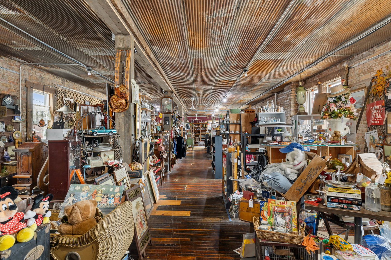 126 S Main Street, Gilman, IL 60938