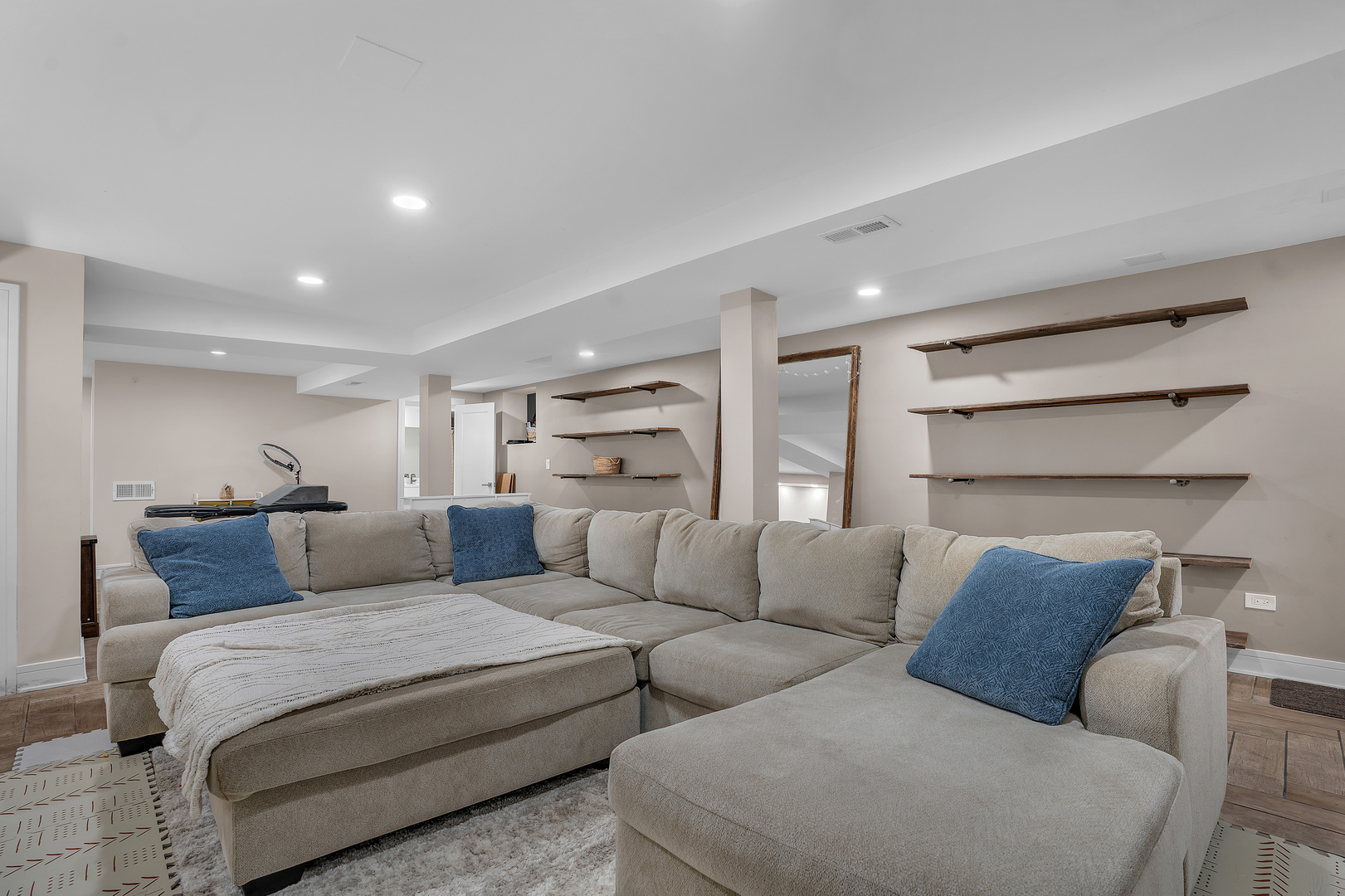 8100 Lorel Avenue, Burbank, IL 60459