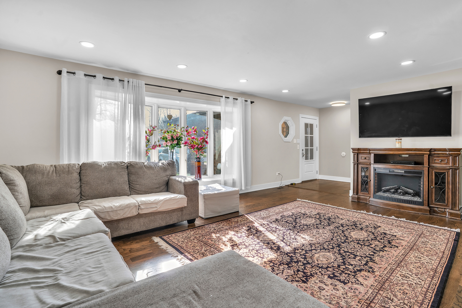 8100 Lorel Avenue, Burbank, IL 60459