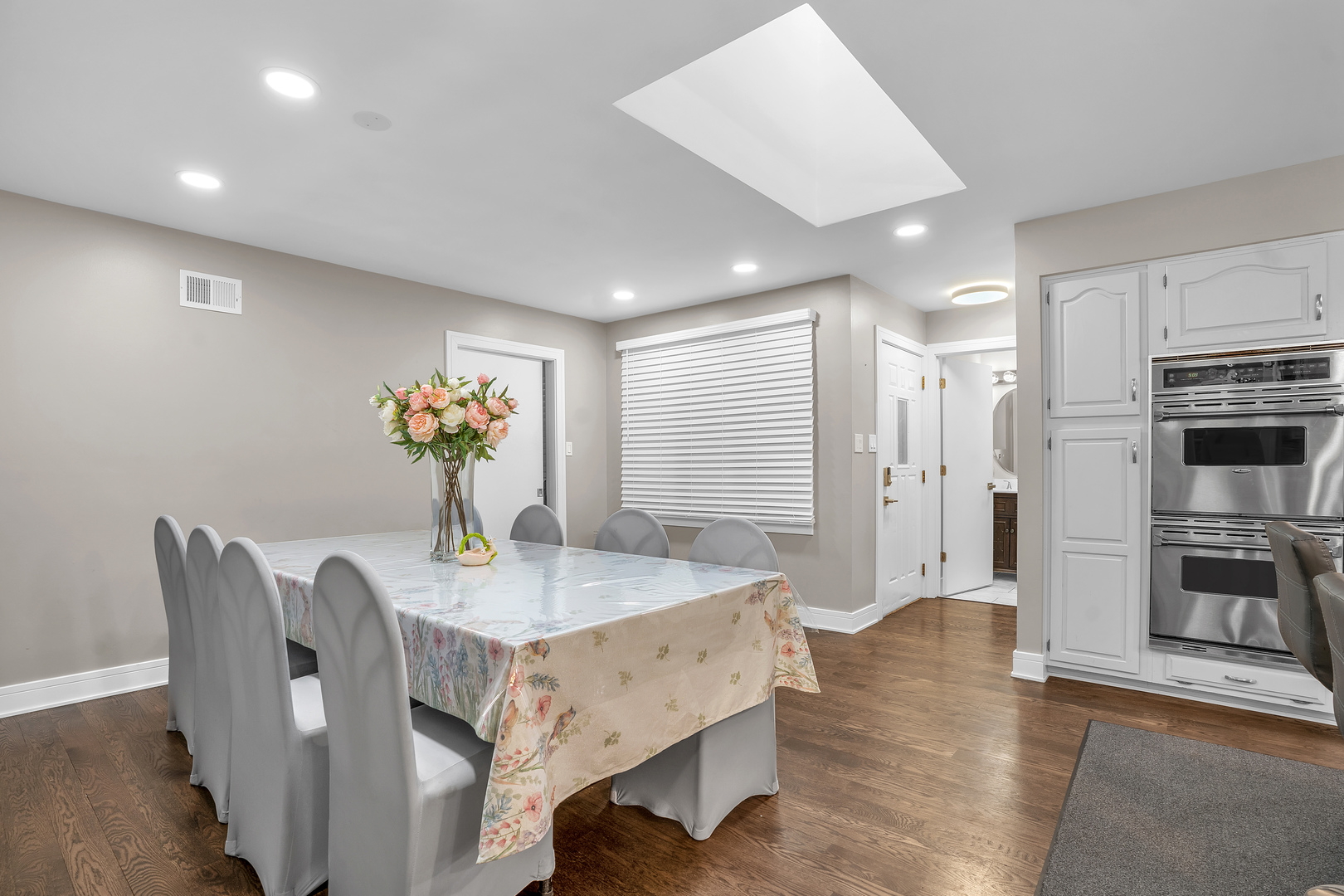 8100 Lorel Avenue, Burbank, IL 60459