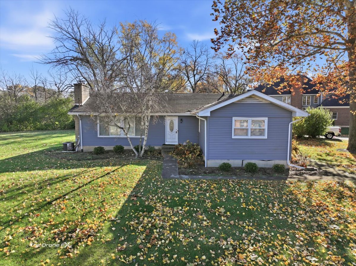 1519 Foothill Drive, Wheaton, IL 60189