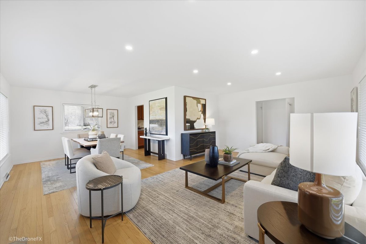 1519 Foothill Drive, Wheaton, IL 60189