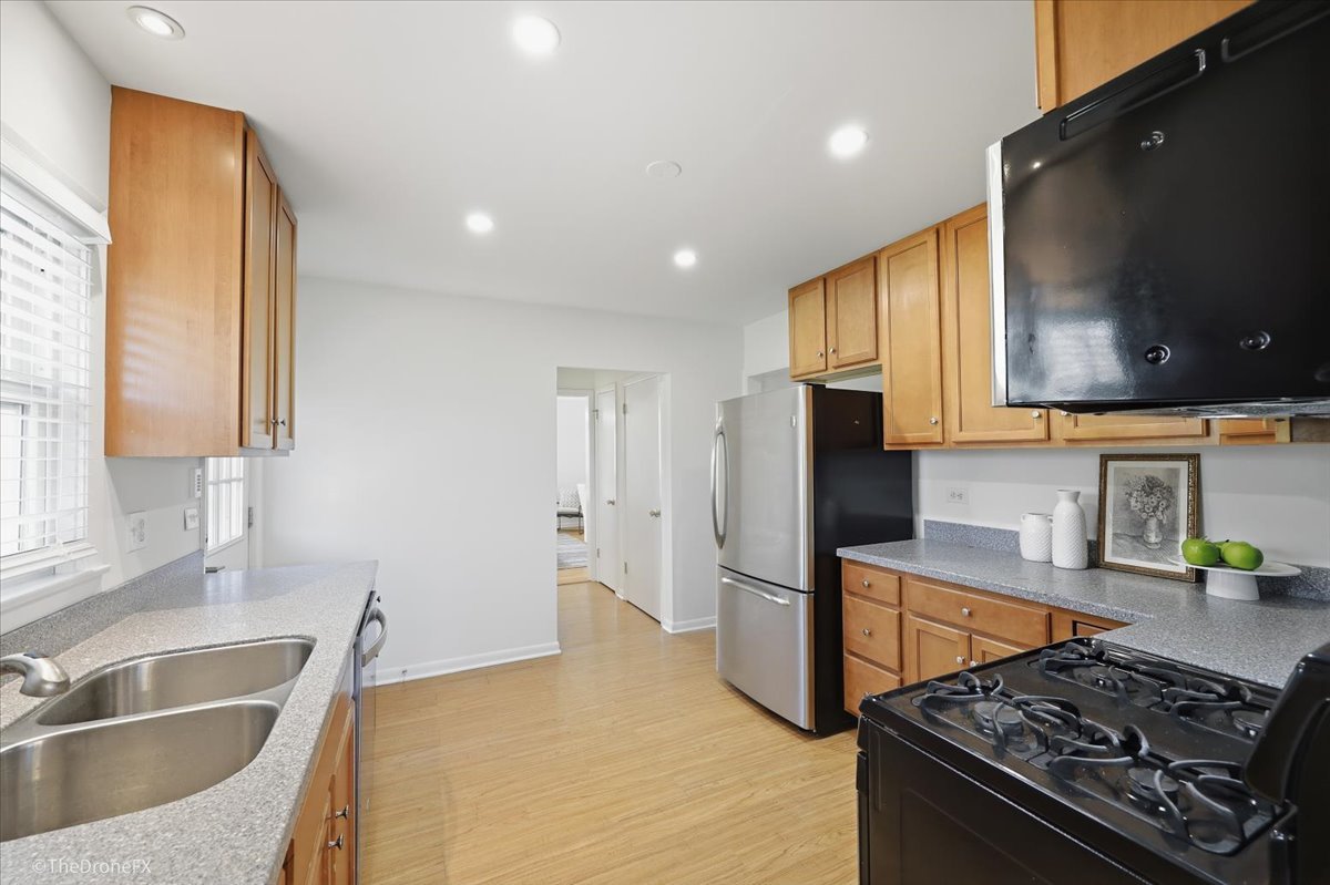 1519 Foothill Drive, Wheaton, IL 60189