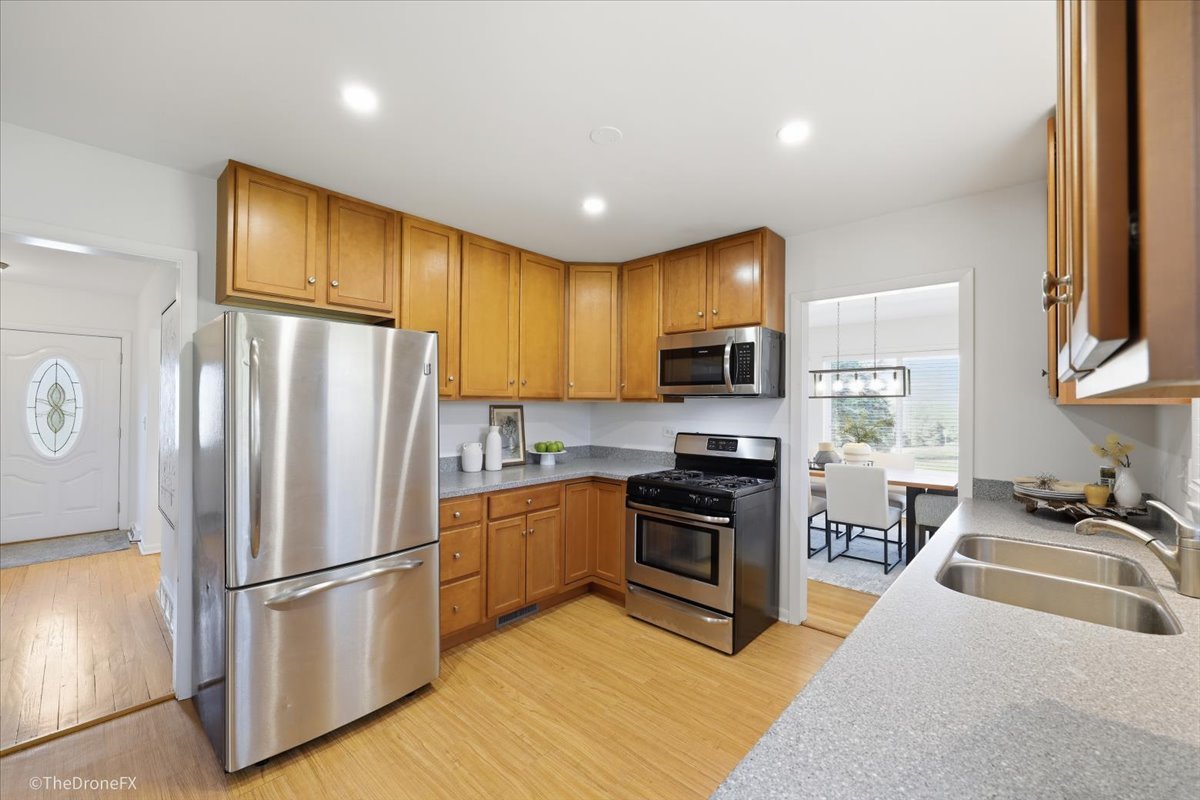 1519 Foothill Drive, Wheaton, IL 60189