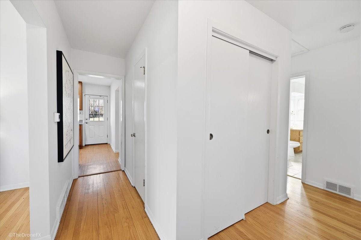 1519 Foothill Drive, Wheaton, IL 60189