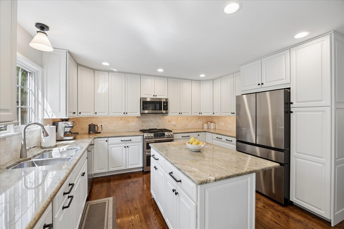 749 Summit Street, Downers Grove, IL 60515